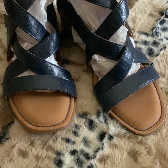BORN B.O.C. Criss-Cross Strap Sandals / Heels — 6 - Picture 2 of 10